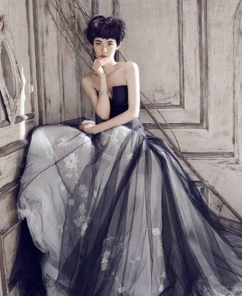 黑色婚礼网红结婚,网红夫妇的另类浪漫婚典