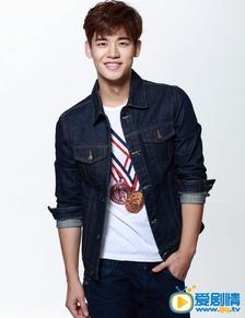 刘冬沁家庭背景,出身名门，演艺事业璀璨人生